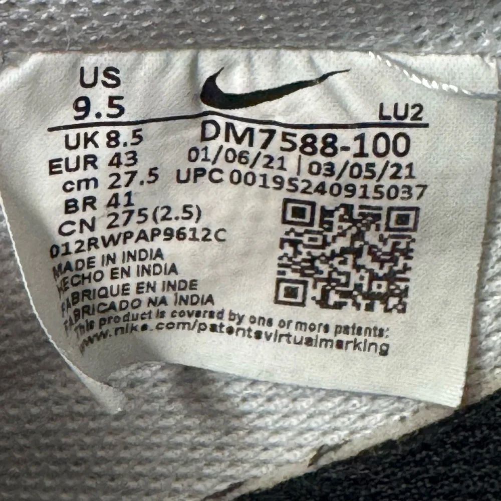 Nike Men's Sneakers in White and Red